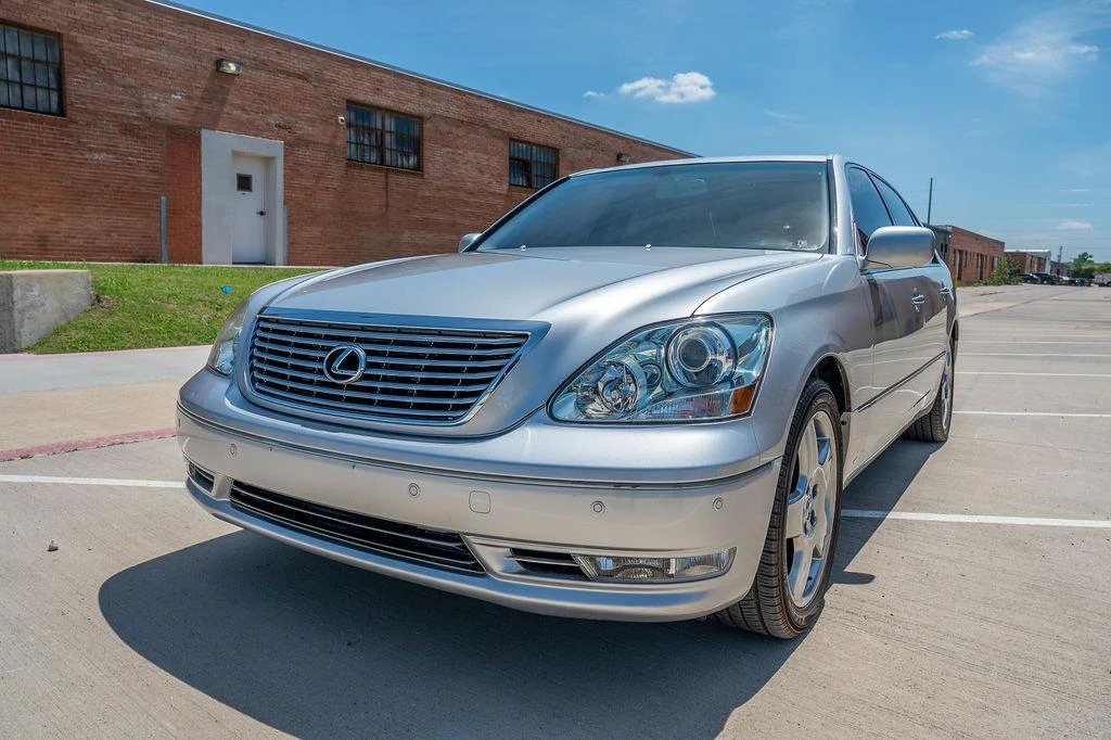 2005 Lexus LS 3rd Gen - Image 11 of 31