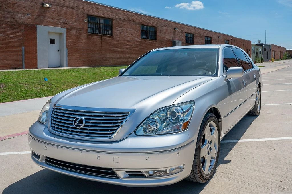2005 Lexus LS 3rd Gen - Image 12 of 31