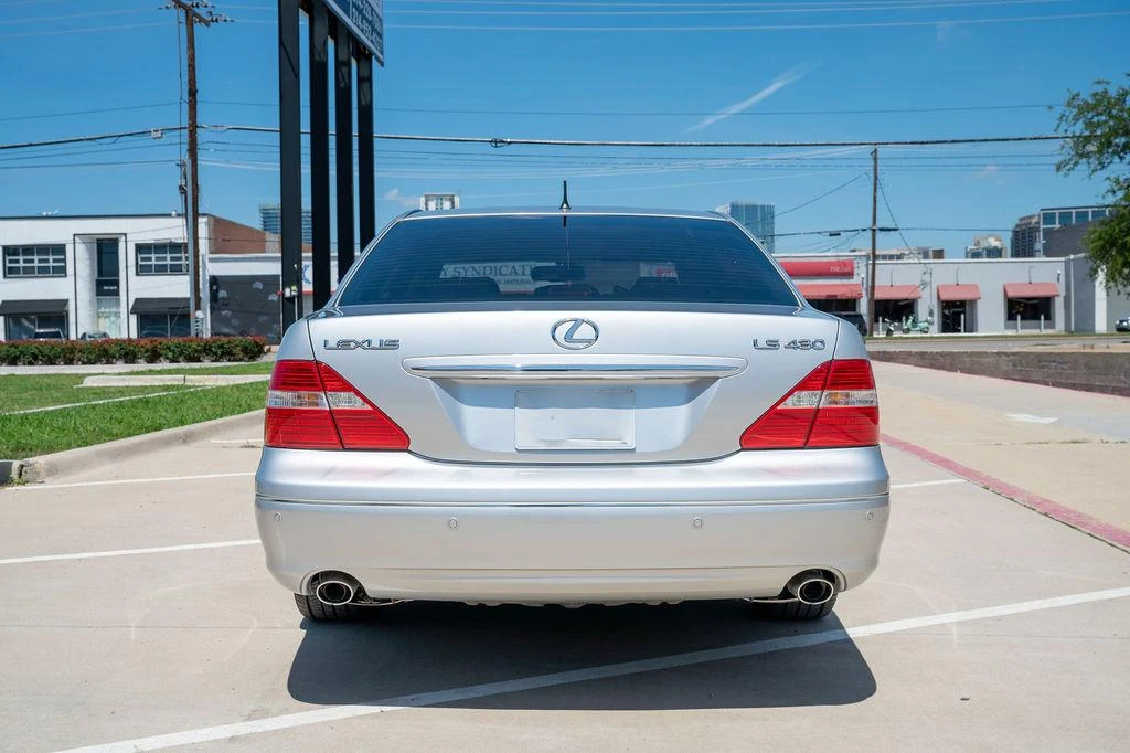 2005 Lexus LS 3rd Gen - Image 5 of 31