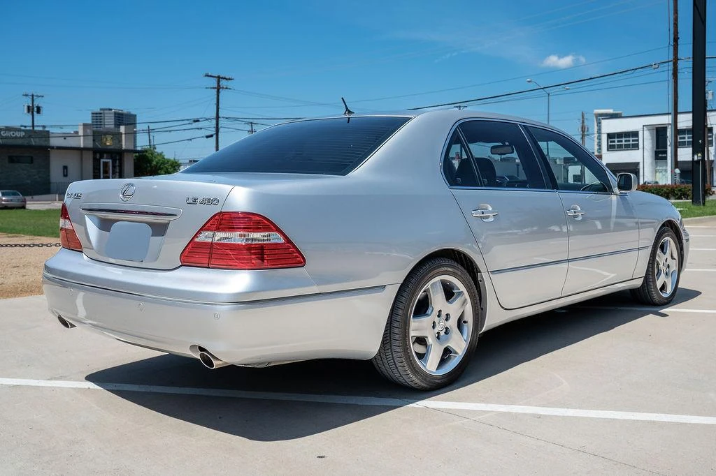 2005 Lexus LS 3rd Gen - Image 4 of 31