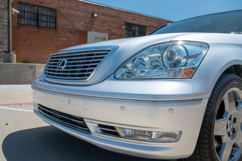 2005 Lexus LS 3rd Gen - Image 20 of 31