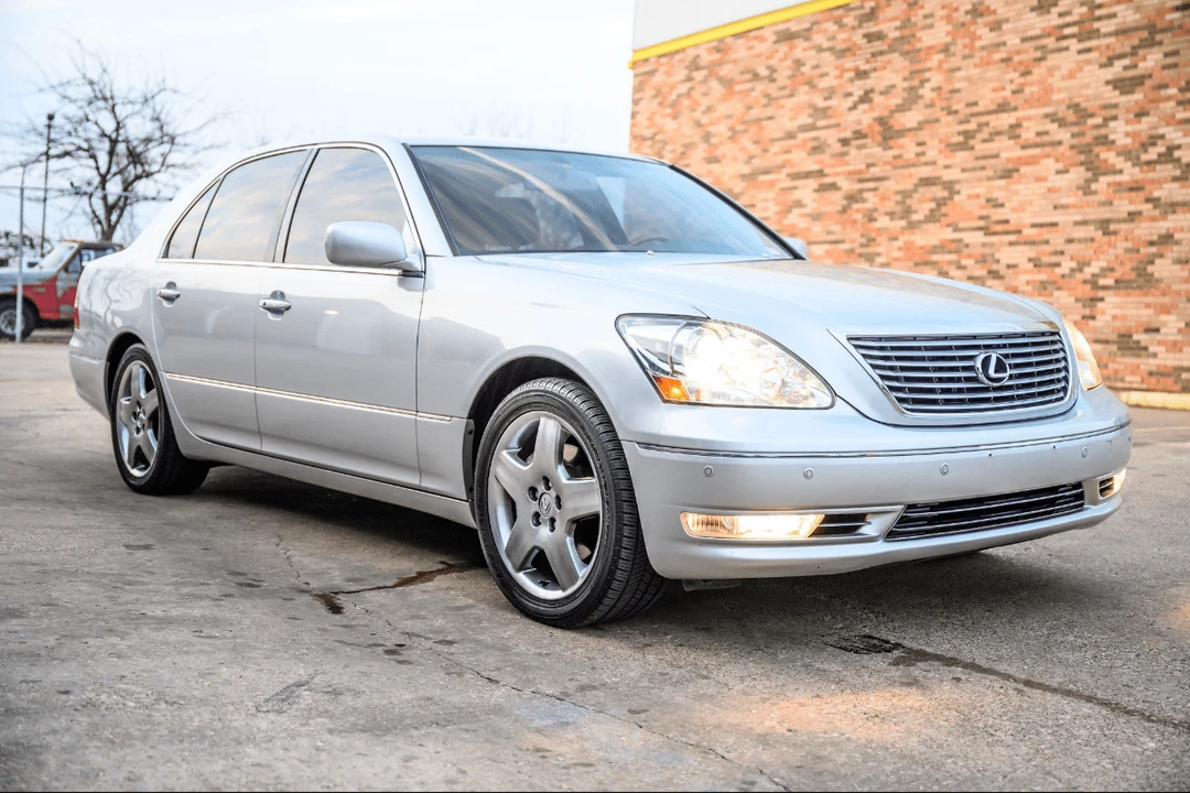 2005 Lexus LS 3rd Gen - Image 2 of 31