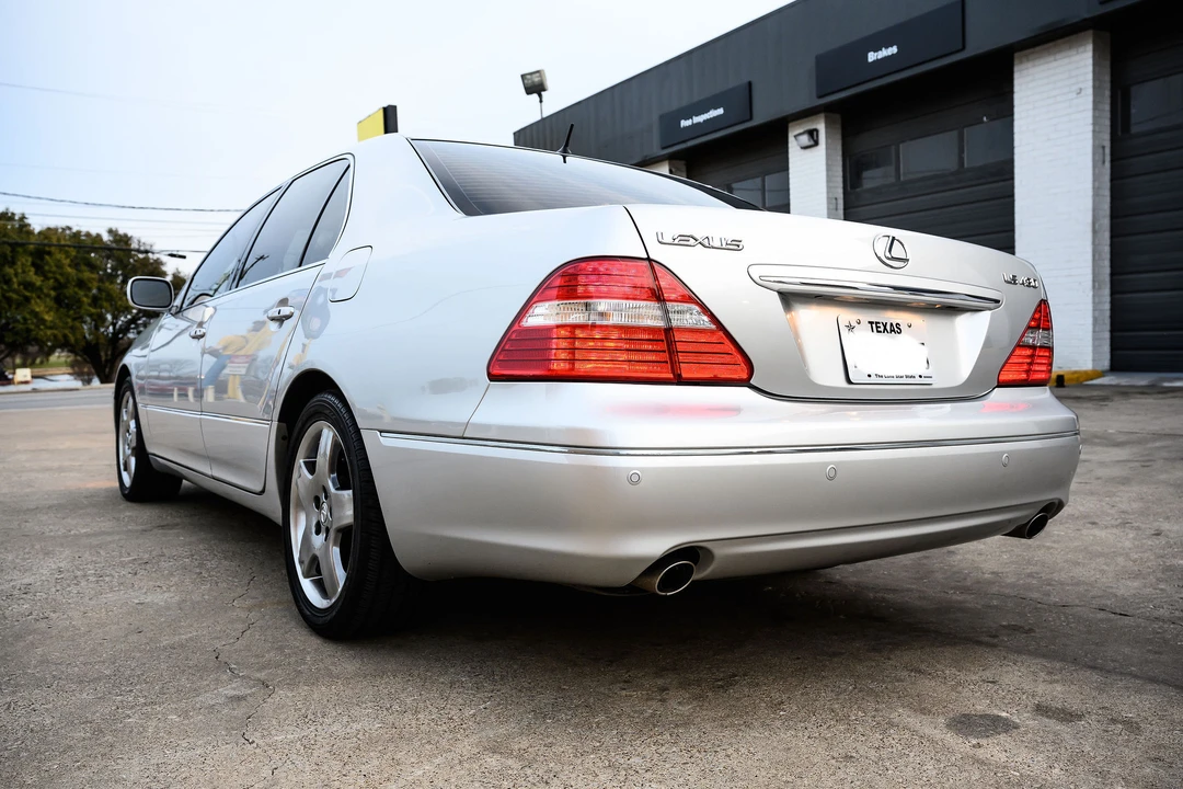 2005 Lexus LS 3rd Gen - Image 6 of 31