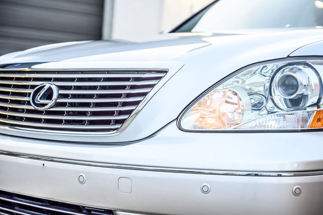 2005 Lexus LS 3rd Gen - Image 17 of 31
