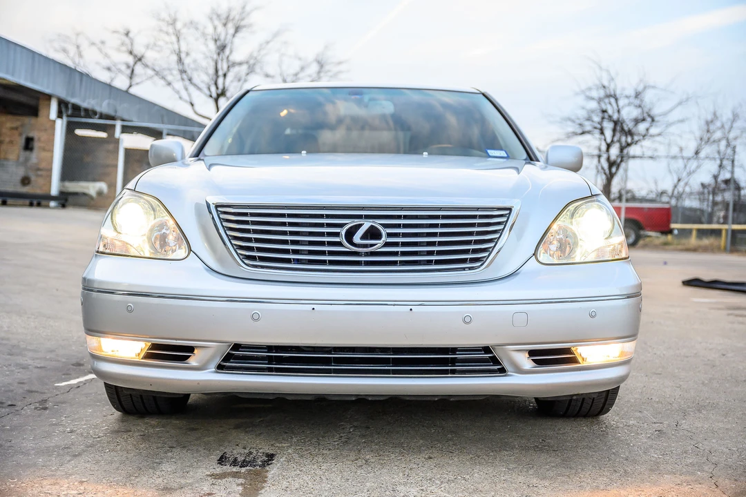 2005 Lexus LS 3rd Gen - Image 12 of 31