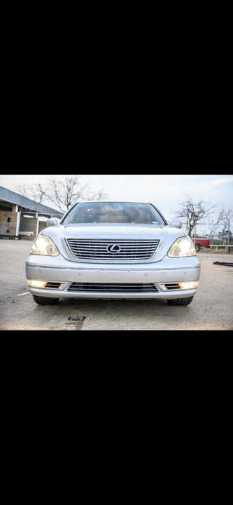 2005 Lexus LS 3rd Gen - Image 13 of 31