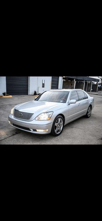 2005 Lexus LS 3rd Gen - Image 10 of 31
