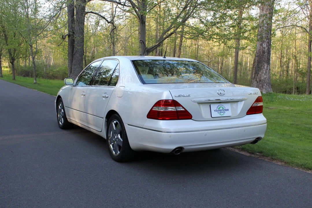 2006 Lexus LS 3rd Gen - Image 22 of 31