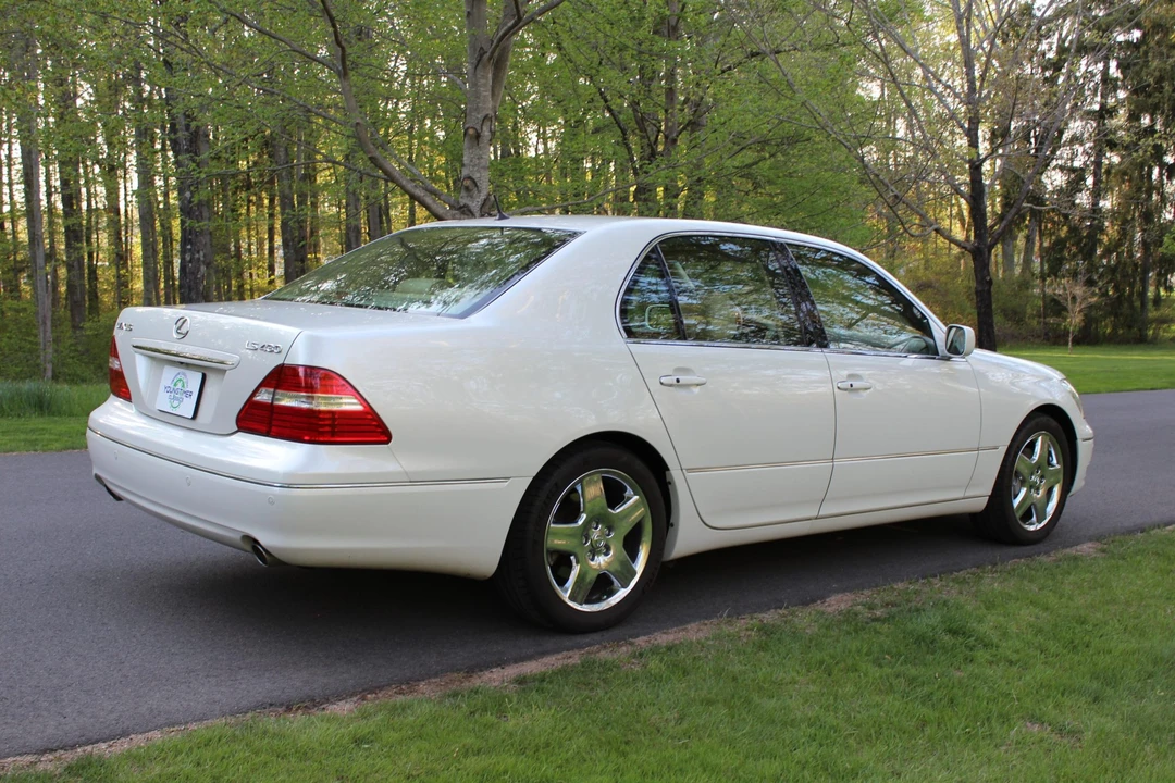 2006 Lexus LS 3rd Gen - Image 16 of 31