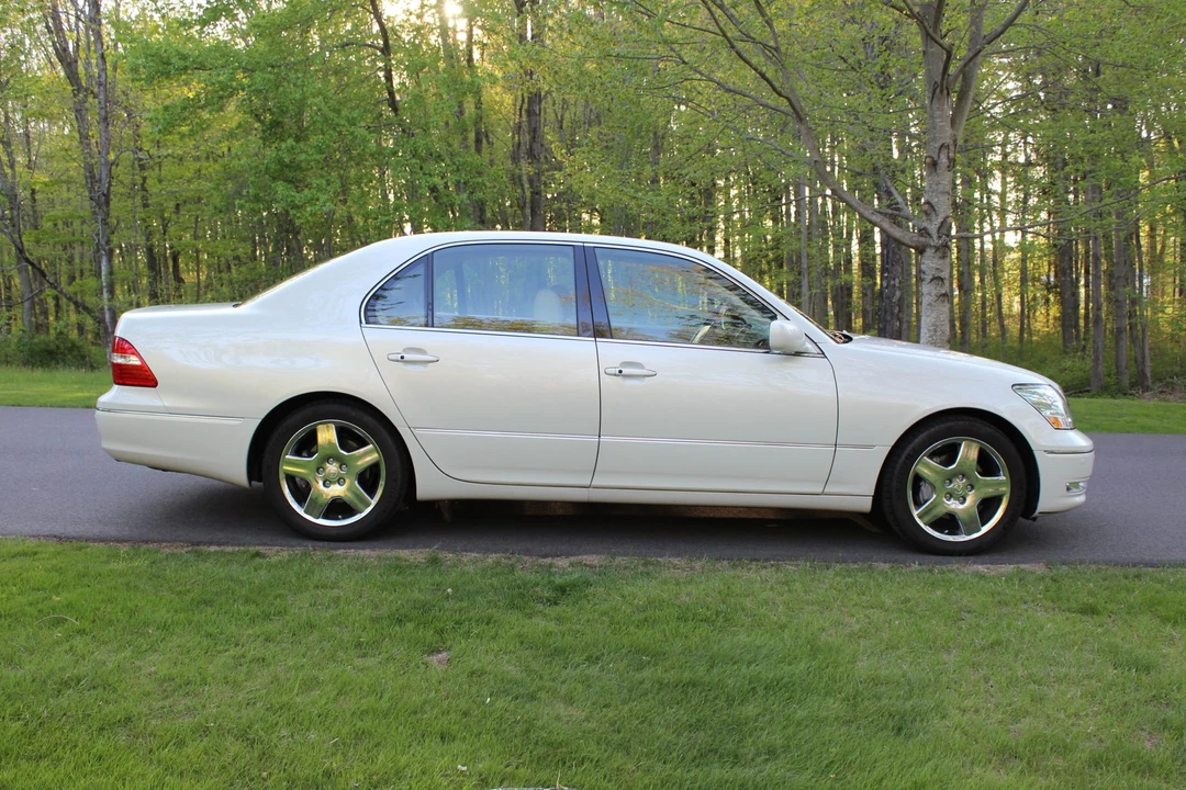 2006 Lexus LS 3rd Gen - Image 14 of 31