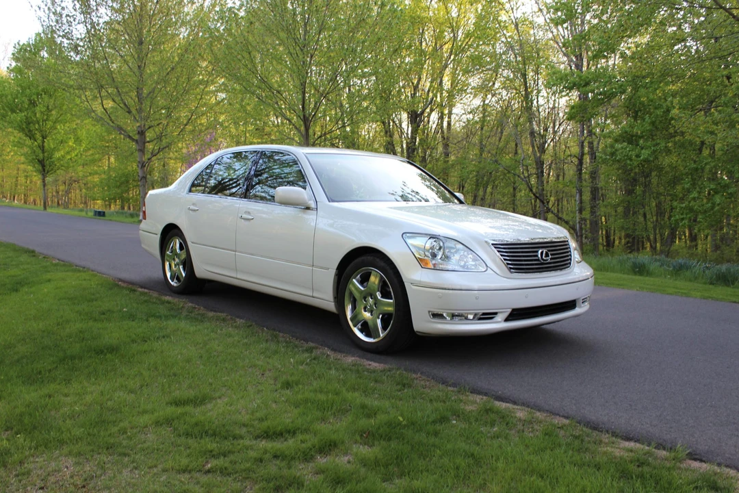 2006 Lexus LS 3rd Gen - Image 9 of 31