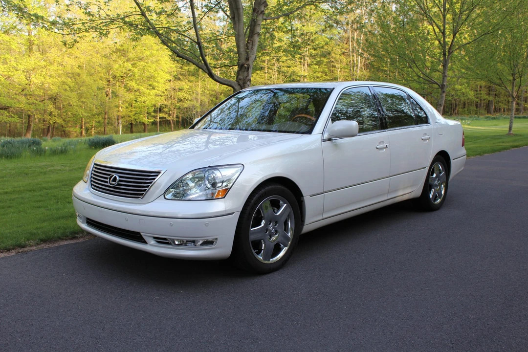 2006 Lexus LS 3rd Gen - Image 2 of 31