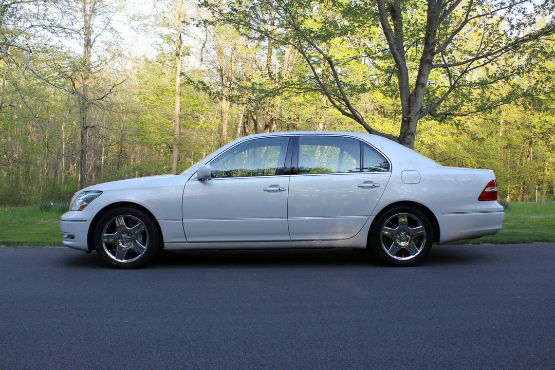 2006 Lexus LS 3rd Gen - Image 25 of 31