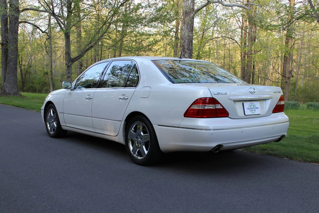 2006 Lexus LS 3rd Gen - Image 23 of 31