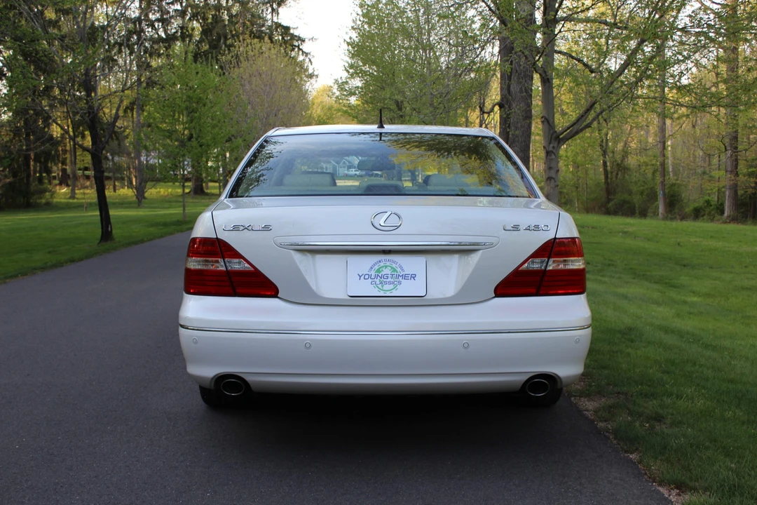 2006 Lexus LS 3rd Gen - Image 21 of 31