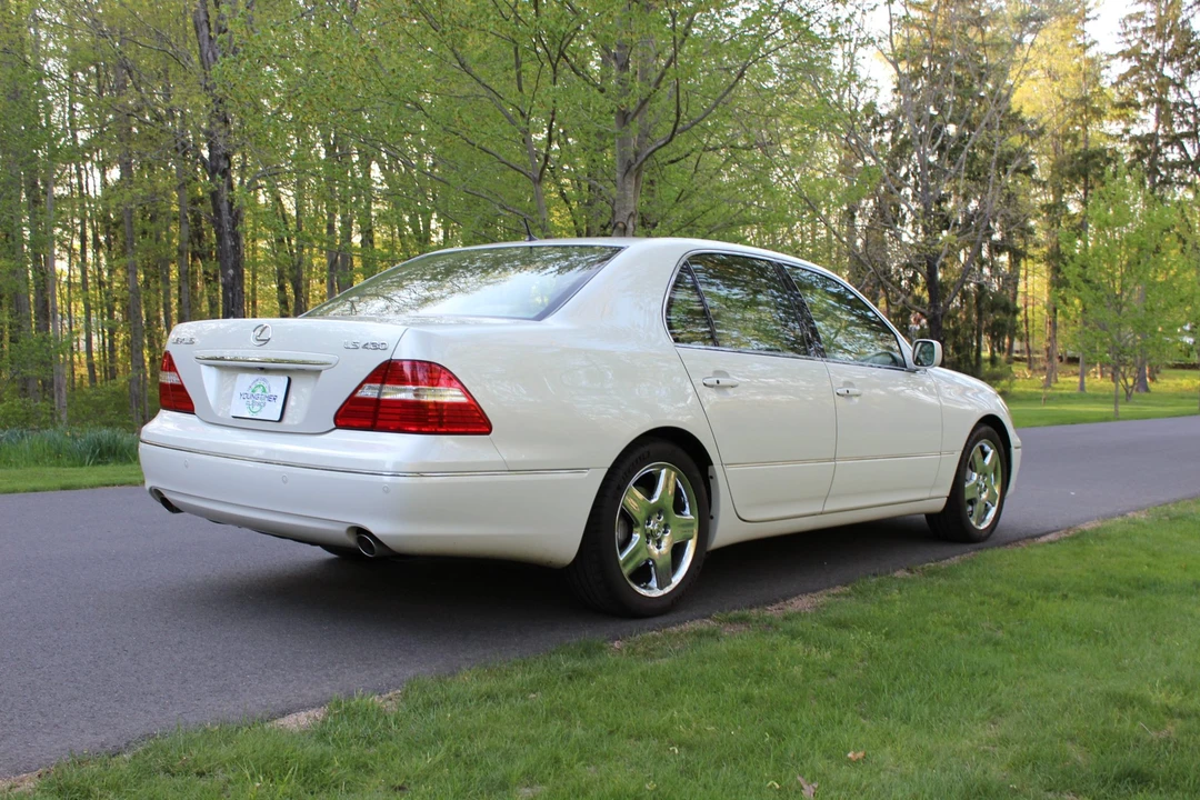 2006 Lexus LS 3rd Gen - Image 19 of 31