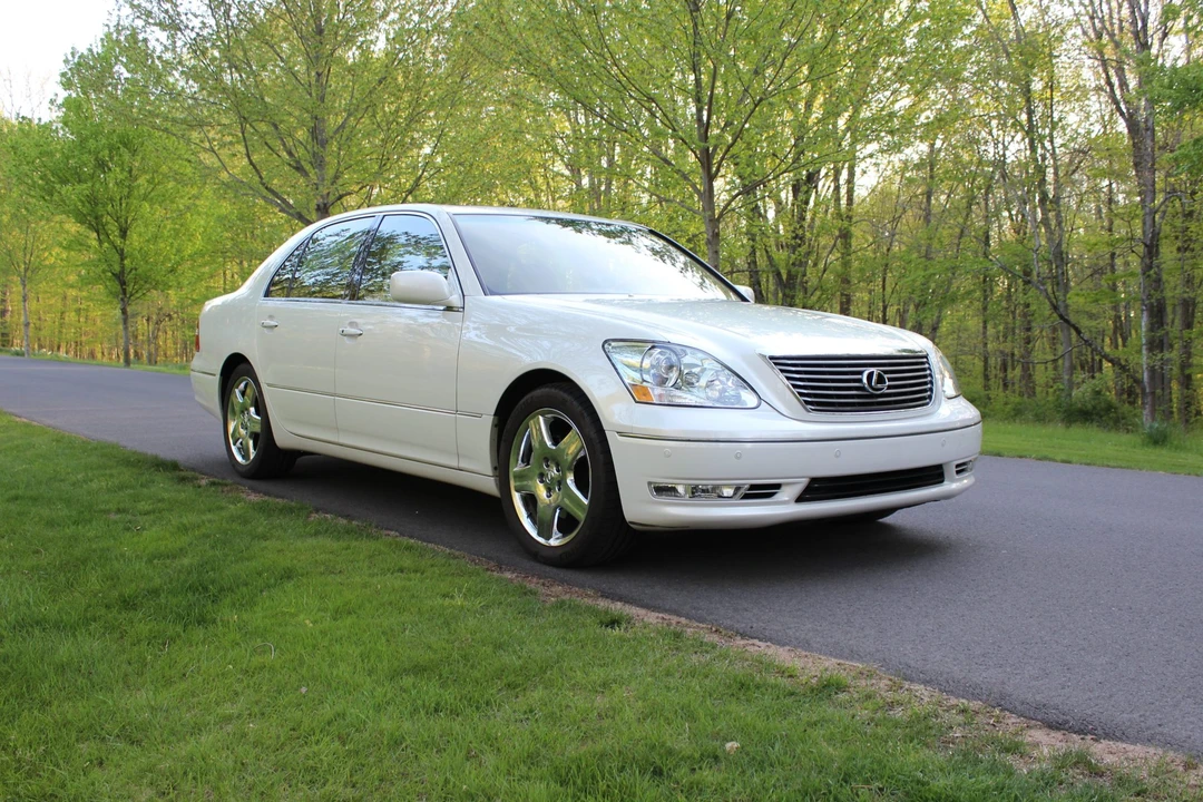2006 Lexus LS 3rd Gen - Image 10 of 31
