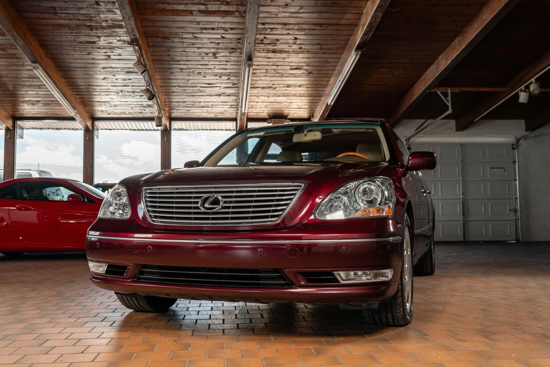 2006 Lexus LS 3rd Gen - Image 10 of 31