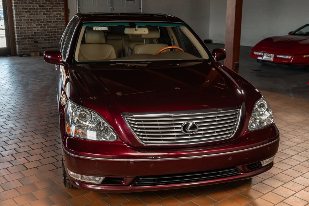 2006 Lexus LS 3rd Gen - Image 14 of 31