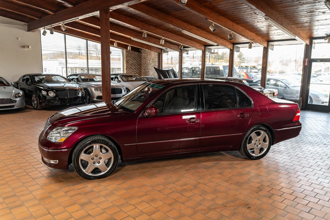 2006 Lexus LS 3rd Gen - Image 3 of 31