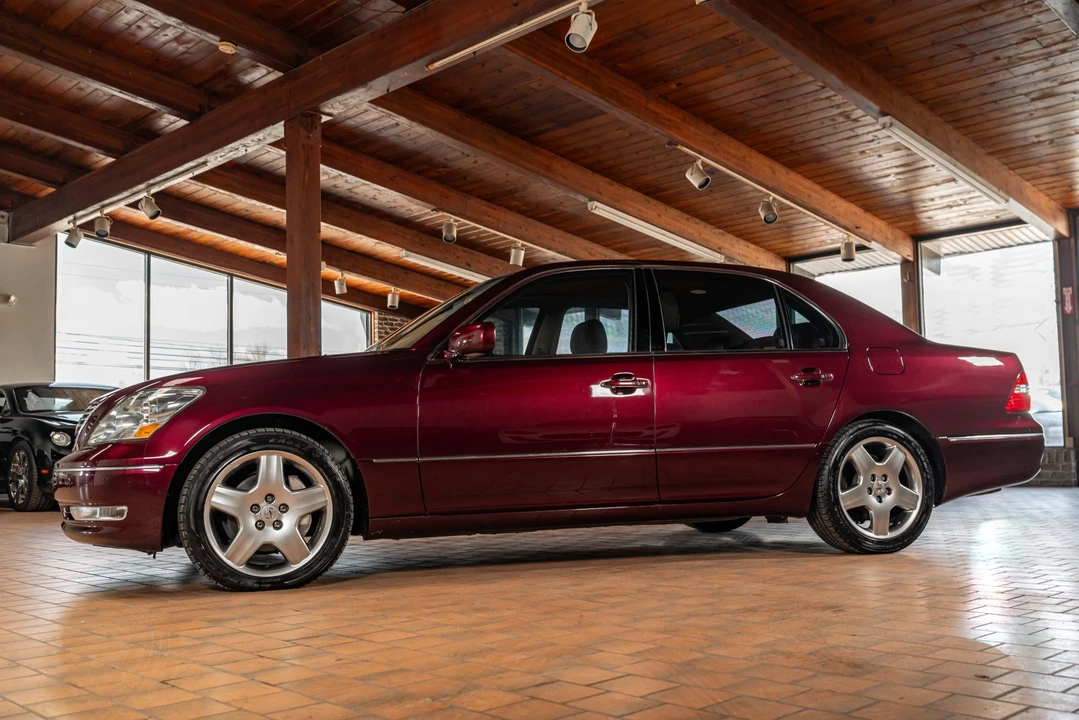 2006 Lexus LS 3rd Gen - Image 2 of 31