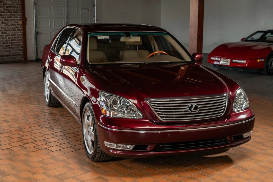 2006 Lexus LS 3rd Gen - Image 16 of 31