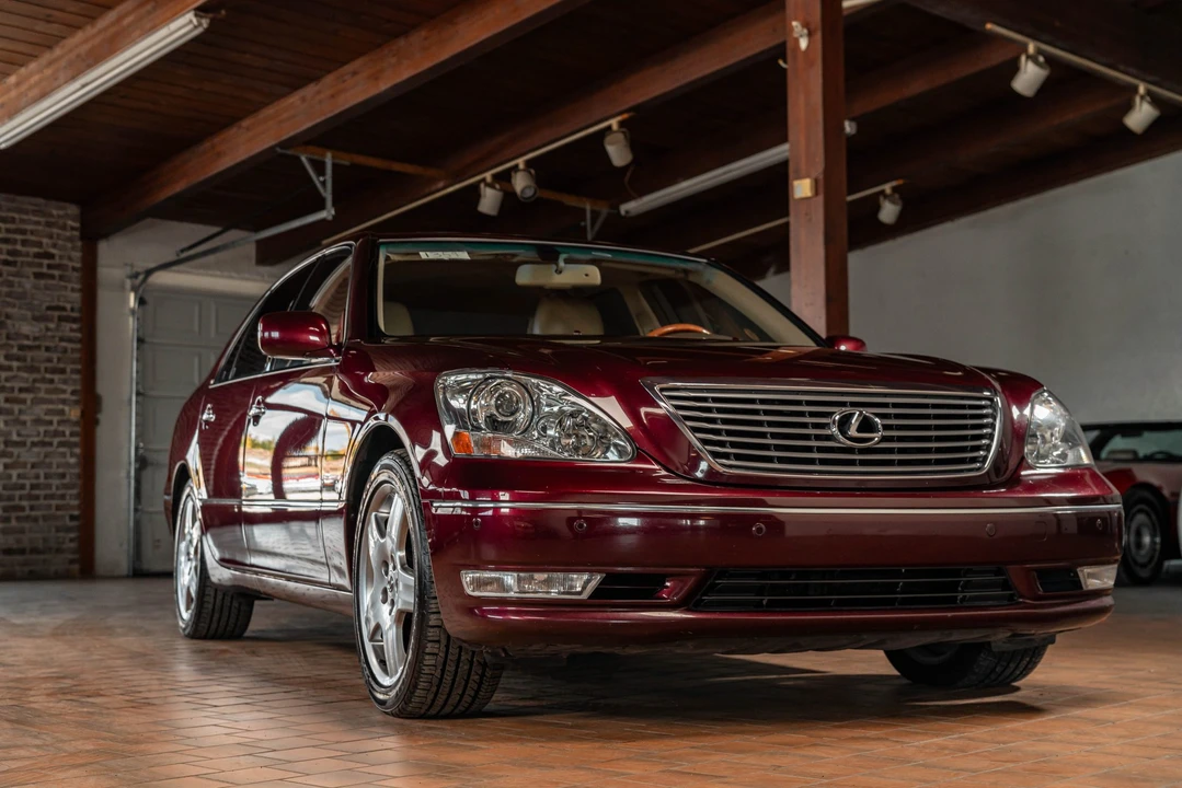 2006 Lexus LS 3rd Gen - Image 17 of 31