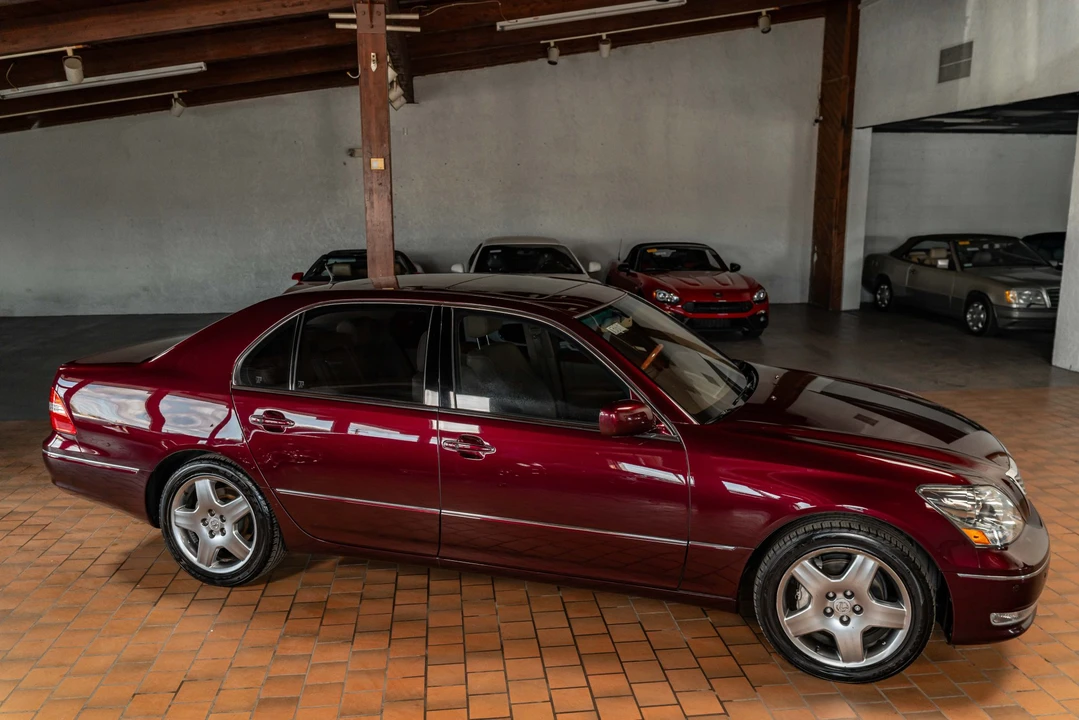 2006 Lexus LS 3rd Gen - Image 25 of 31