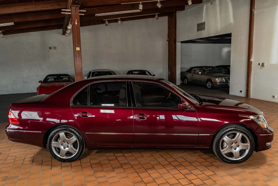 2006 Lexus LS 3rd Gen - Image 27 of 31