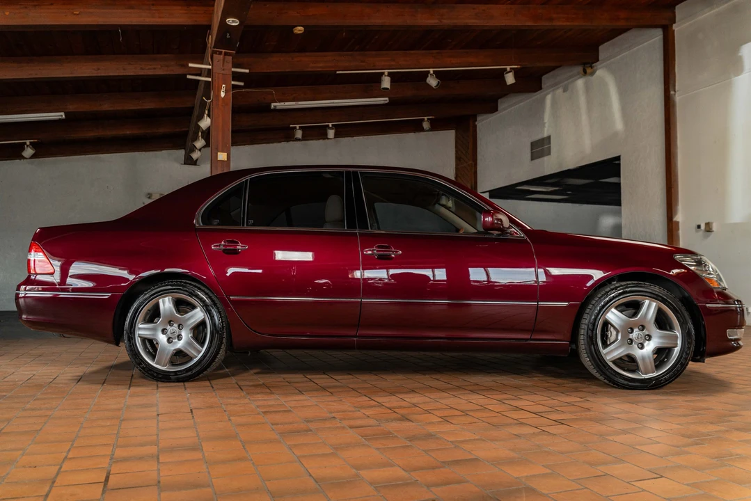 2006 Lexus LS 3rd Gen - Image 28 of 31