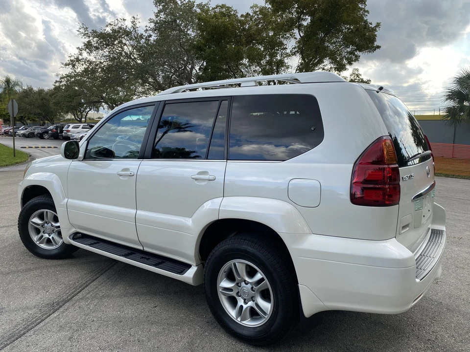 2007 Lexus GX 1st Gen - Image 9 of 31