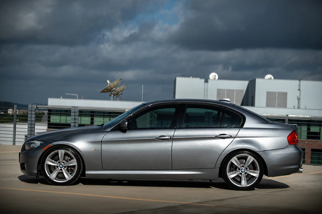 2009 BMW E90 335i Sedan - Image 16 of 31