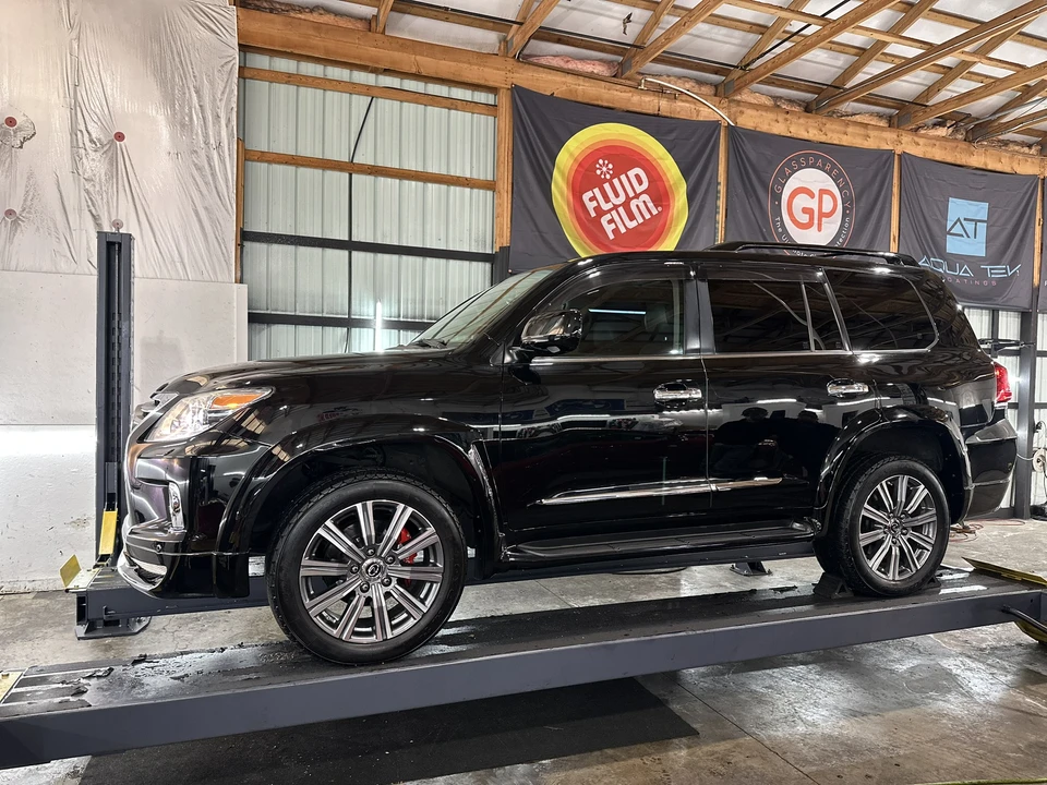 2009 Lexus LX 3rd Gen - Image 22 of 31