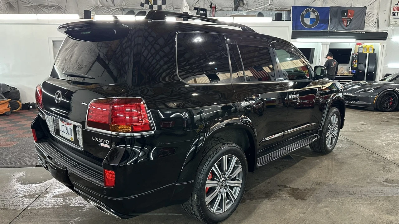 2009 Lexus LX 3rd Gen - Image 14 of 31