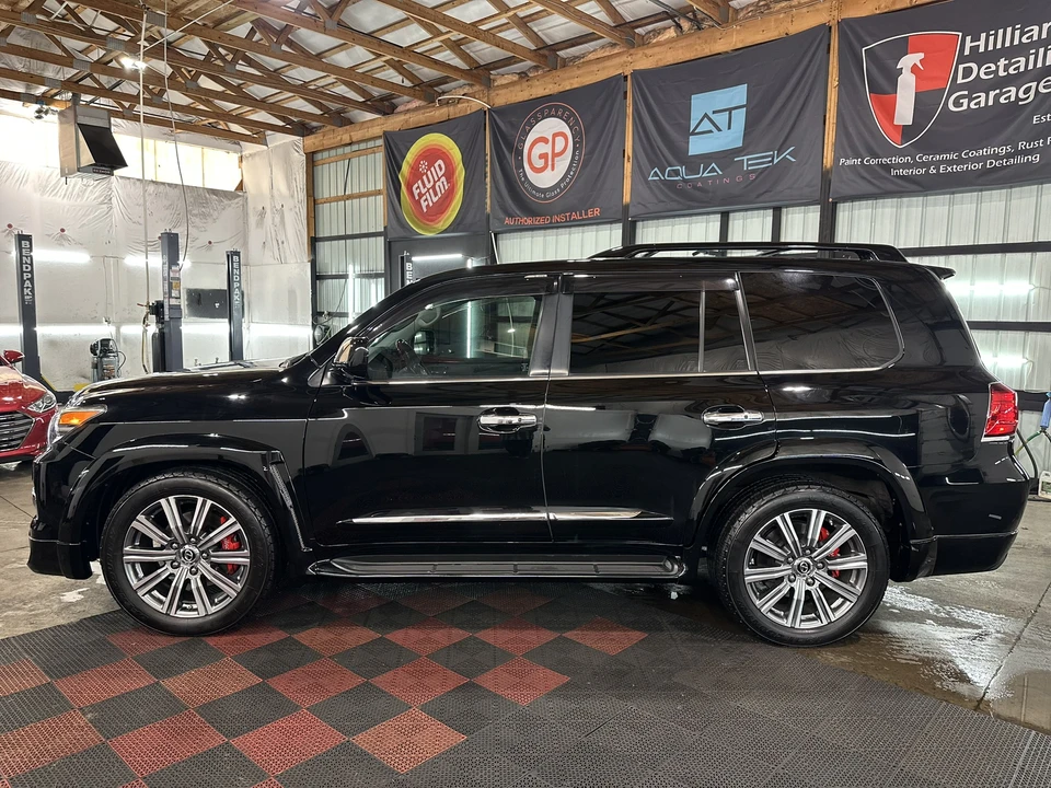 2009 Lexus LX 3rd Gen - Image 20 of 31