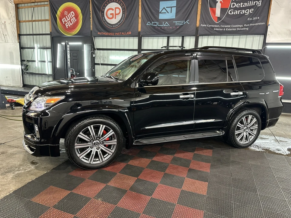 2009 Lexus LX 3rd Gen - Image 23 of 31