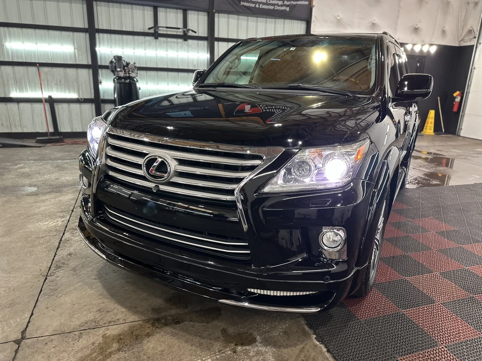 2009 Lexus LX 3rd Gen - Image 4 of 31