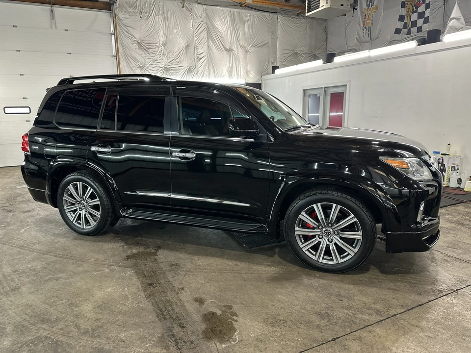 2009 Lexus LX 3rd Gen - Image 9 of 31