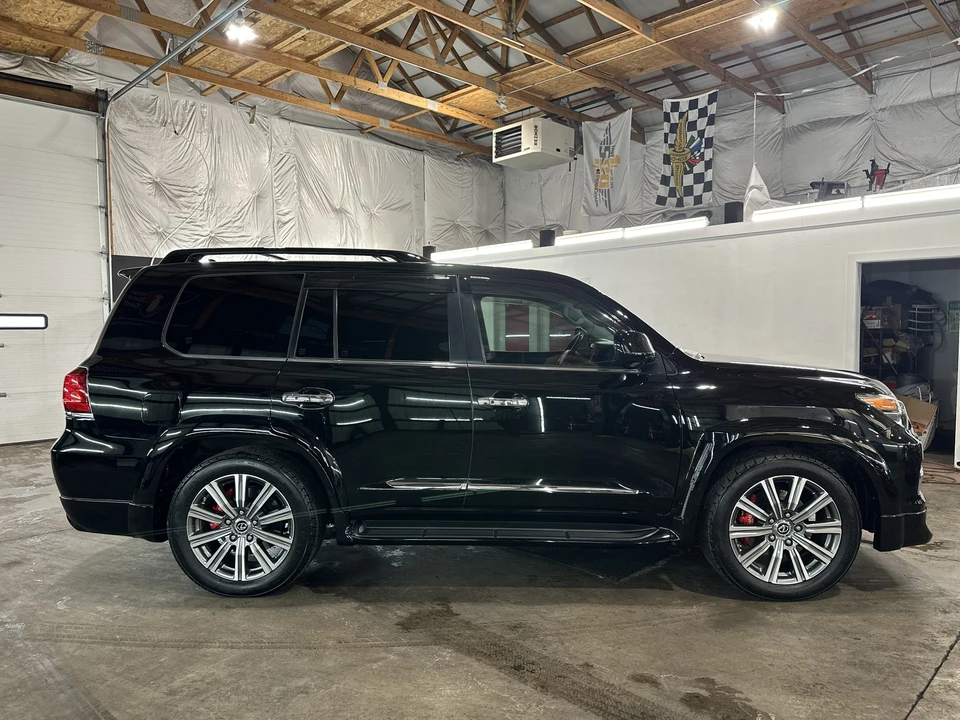 2009 Lexus LX 3rd Gen - Image 11 of 31