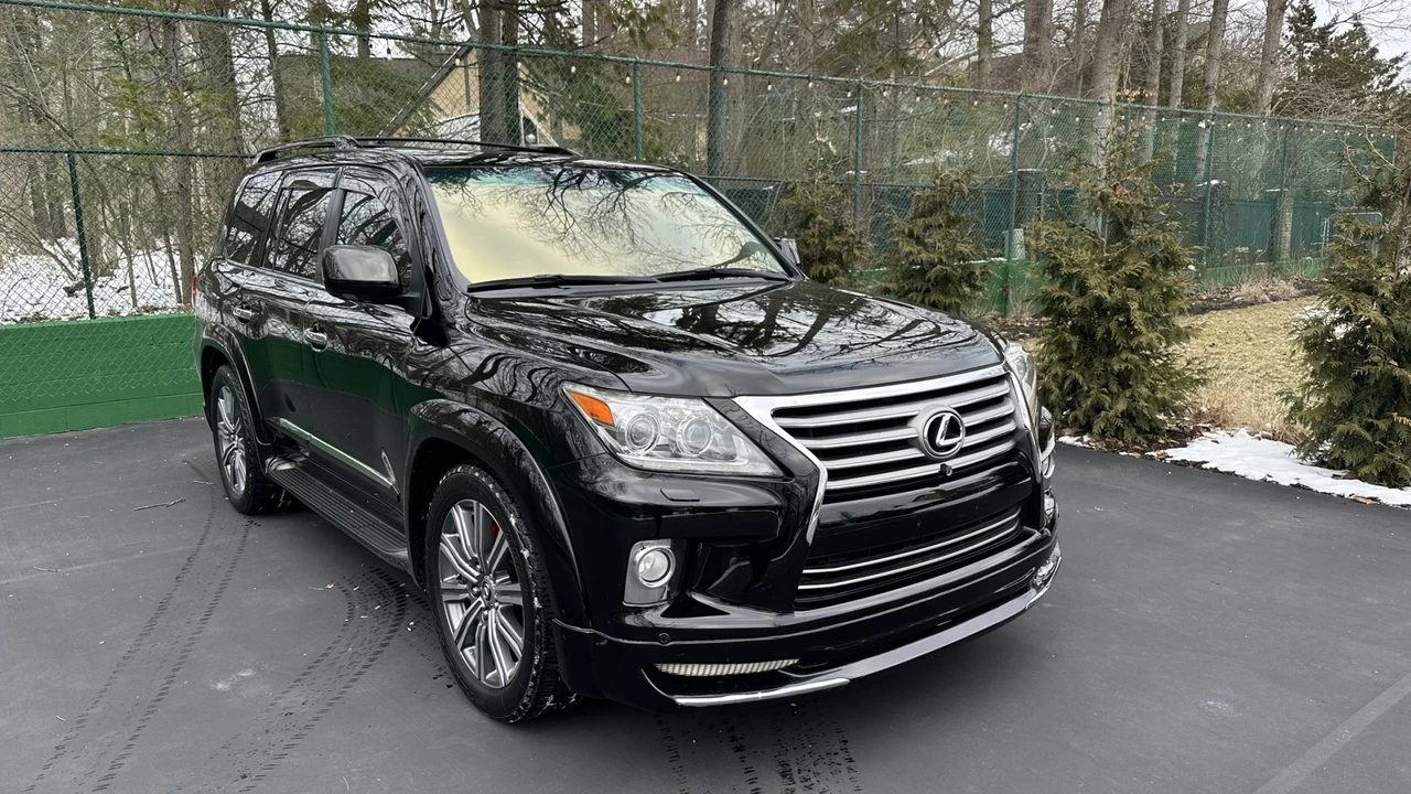 2009 Lexus LX 3rd Gen - Image 28 of 31
