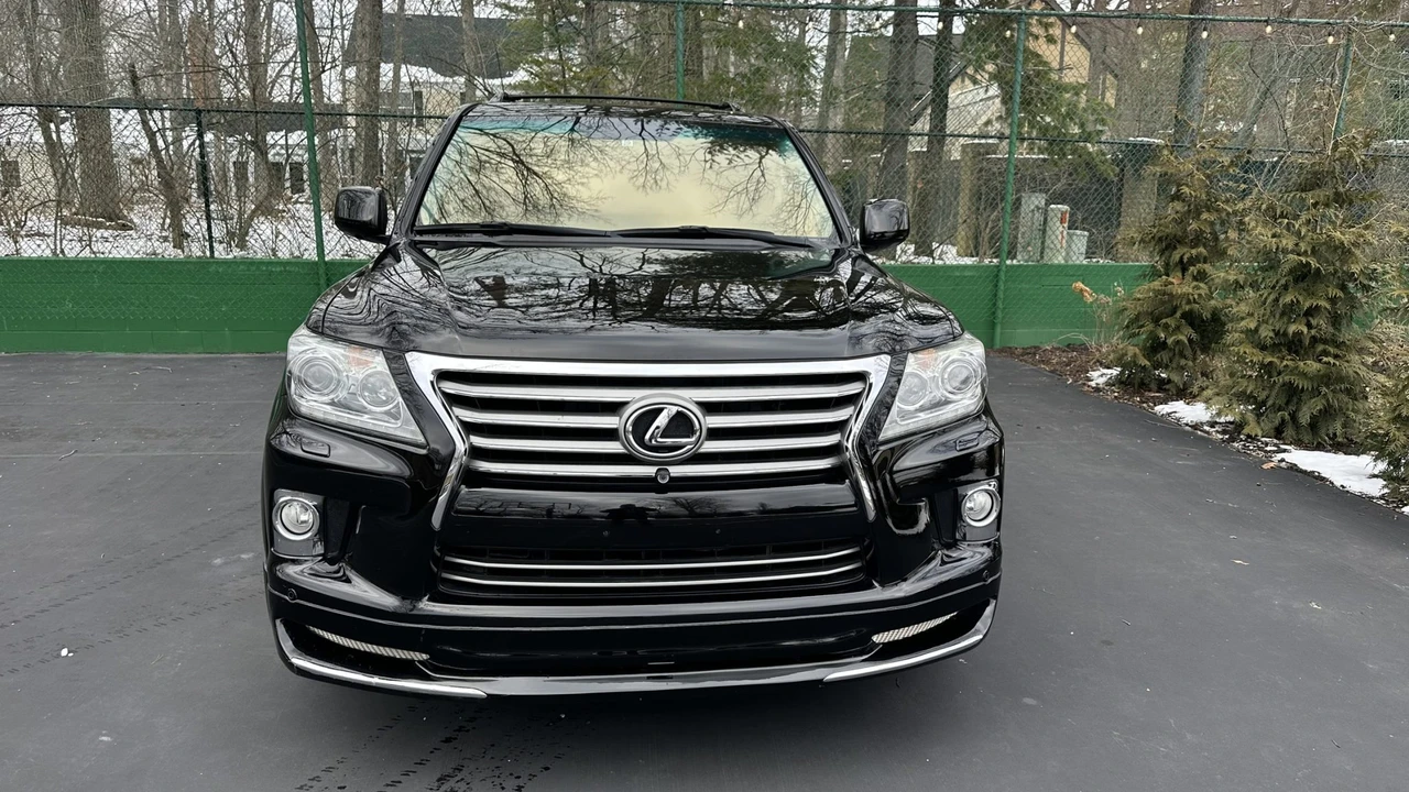 2009 Lexus LX 3rd Gen - Image 27 of 31
