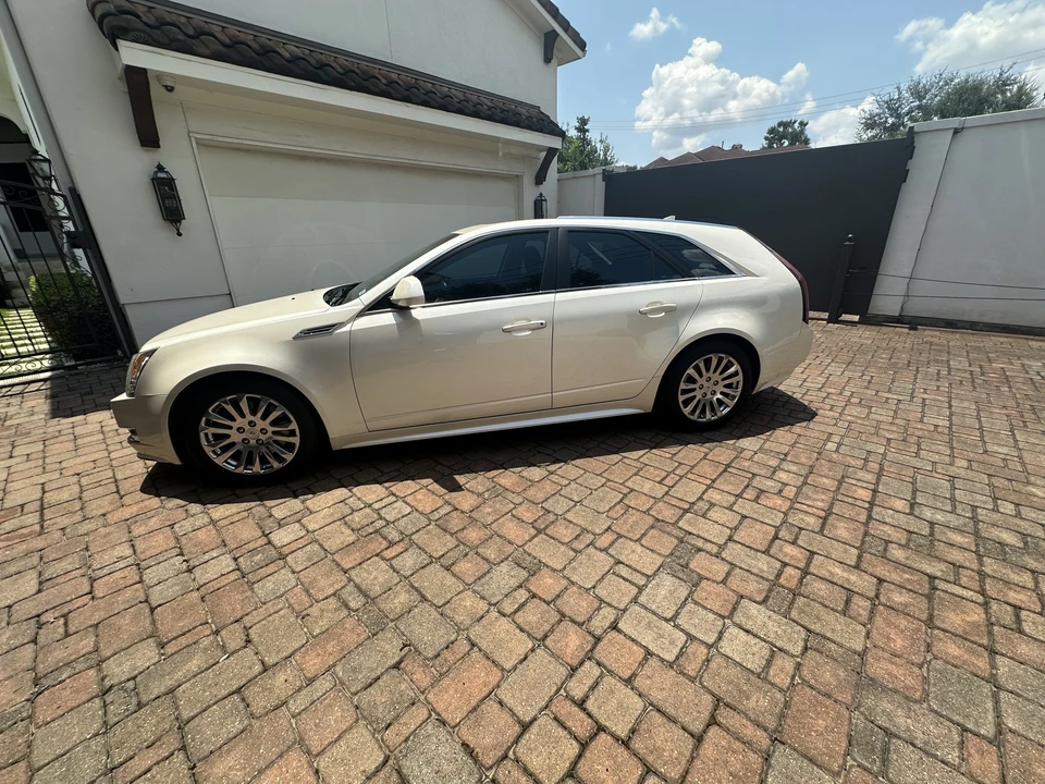 2010 Cadillac CTS 2nd Gen - Image 8 of 31