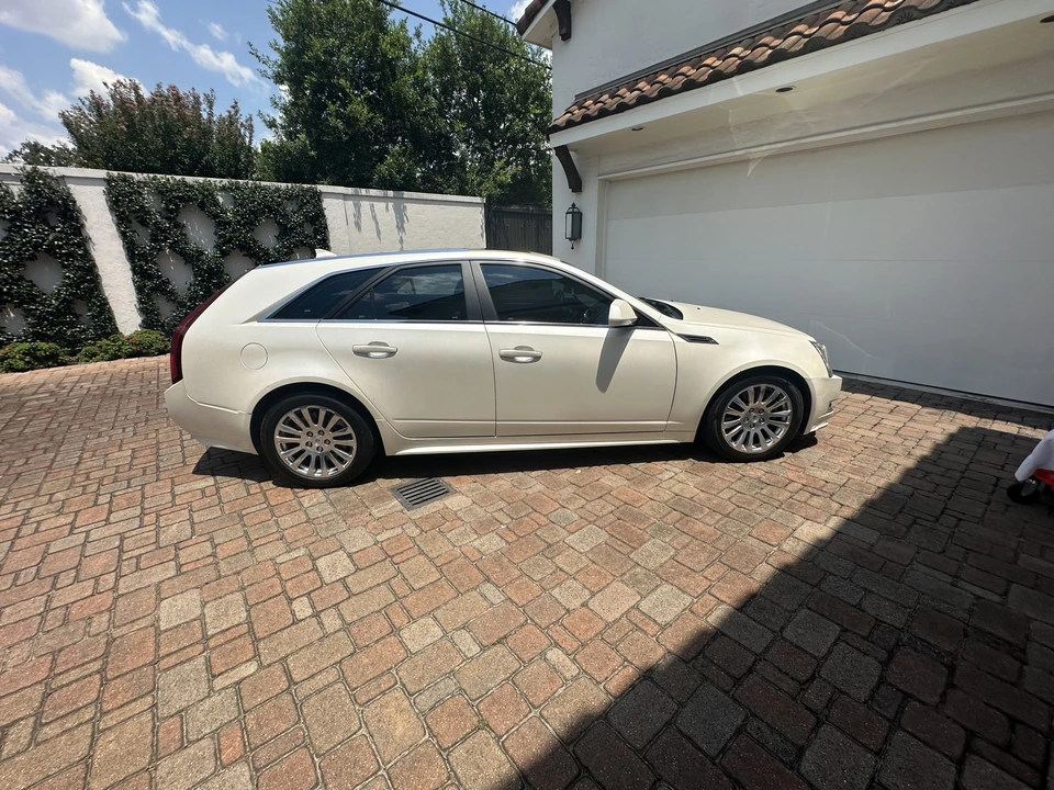 2010 Cadillac CTS 2nd Gen - Image 4 of 31