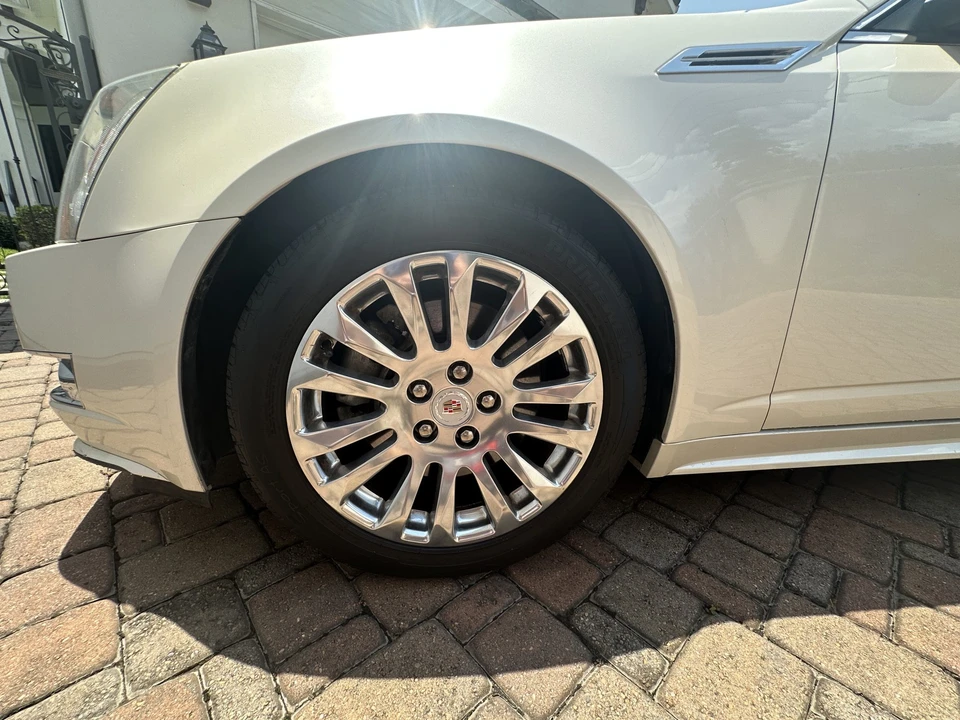 2010 Cadillac CTS 2nd Gen - Image 24 of 31