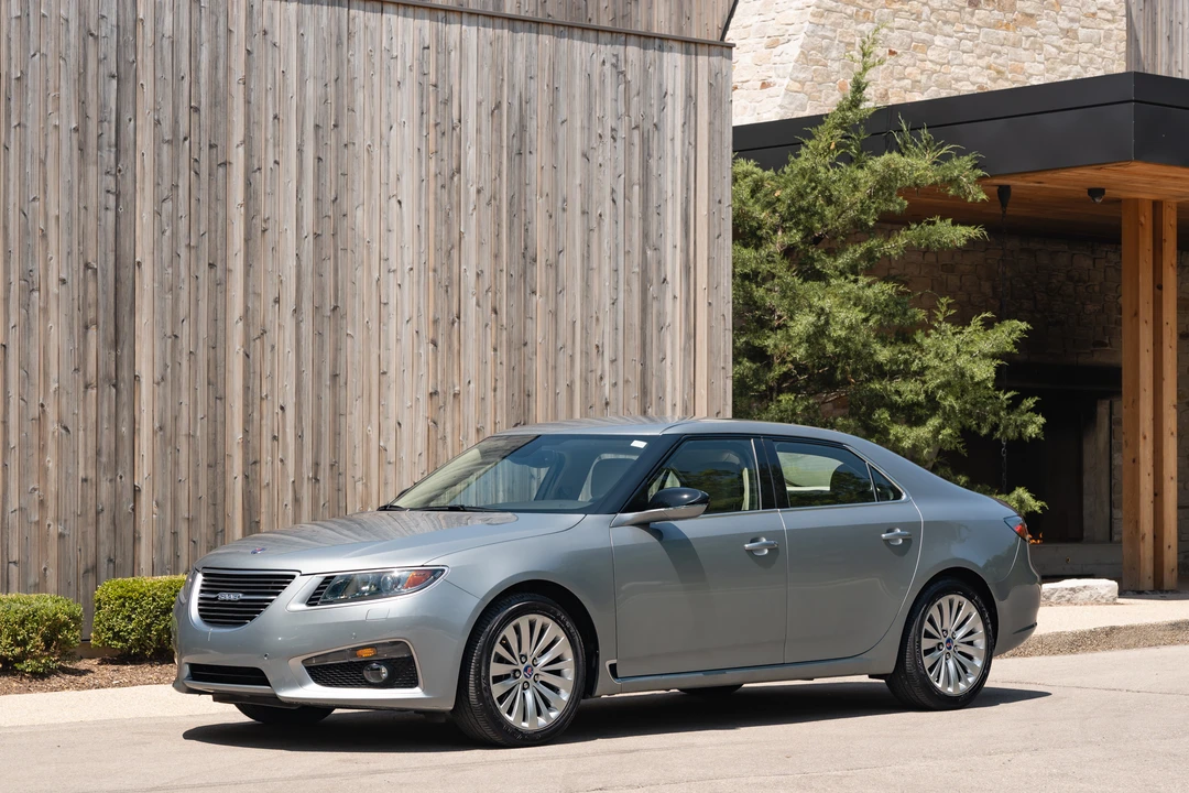 2010 Saab 9-5 2nd Gen - Image 2 of 31