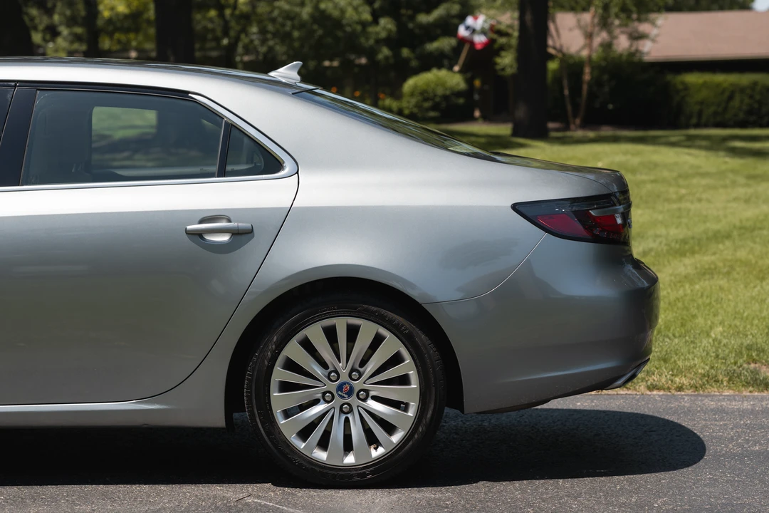 2010 Saab 9-5 2nd Gen - Image 26 of 31