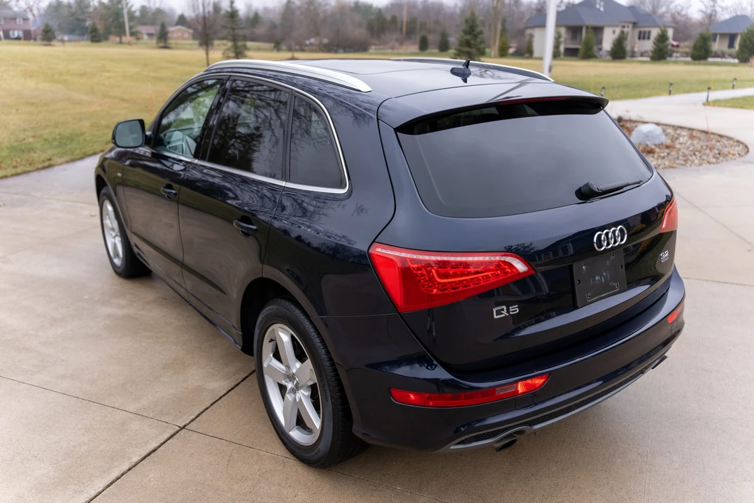 2011 Audi 8R Q5 - Image 9 of 31