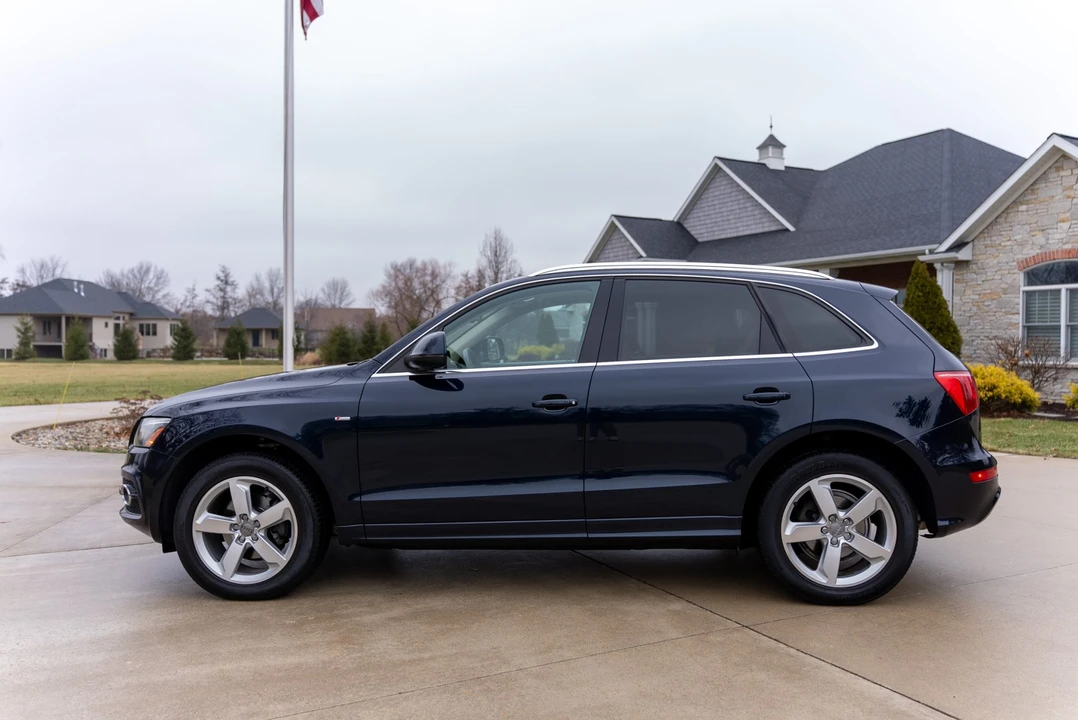 2011 Audi 8R Q5 - Image 8 of 31