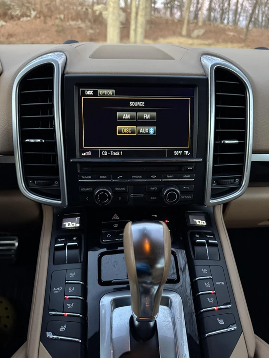 2011 Porsche 958 Cayenne S - Image 28 of 31