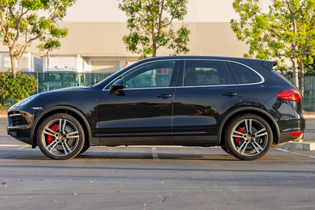 2012 Porsche 958 Cayenne Turbo - Image 10 of 31